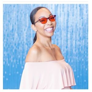 TheraSpecs Rose Tinted glasses to prevent migraines. No Magnification in lenses.